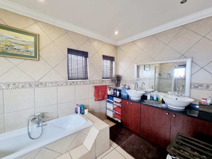 4 Bedroom Property for Sale in Parys Free State